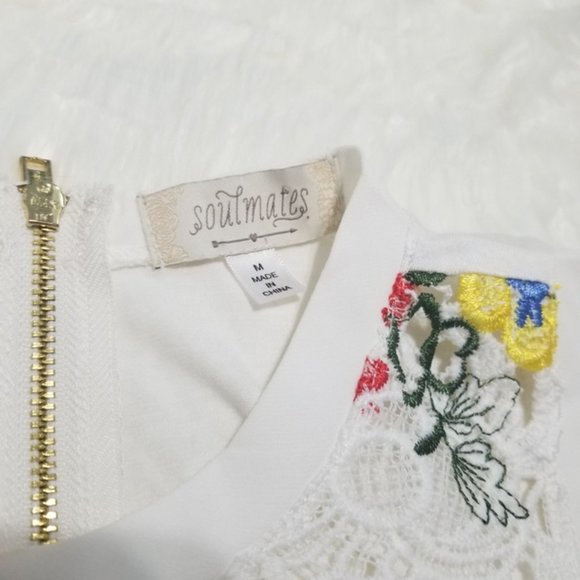 SOULMATES WHITE LACED BOHO SLEEVELESS BLOUSE TOP M - Picture 3 of 6